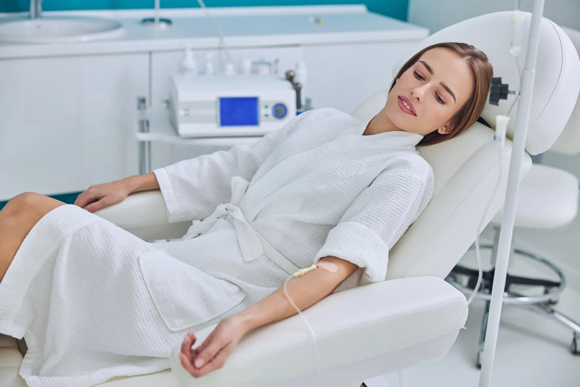 IV sedation setup used to deliver anesthesia safely during oral surgery